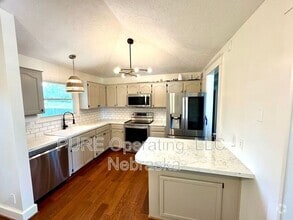 Building Photo - 8108 S 152nd Ave
