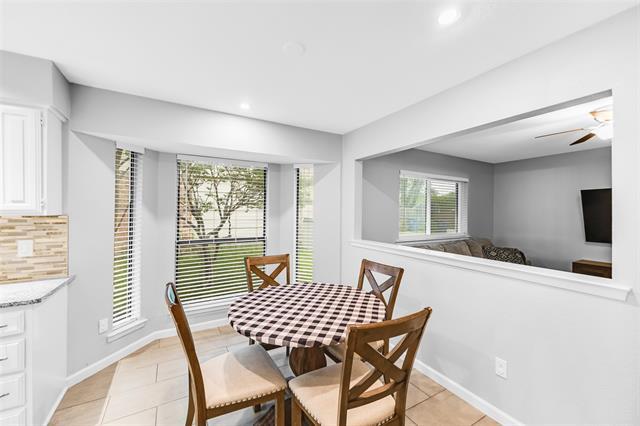 Building Photo - 2600 Summertree Dr