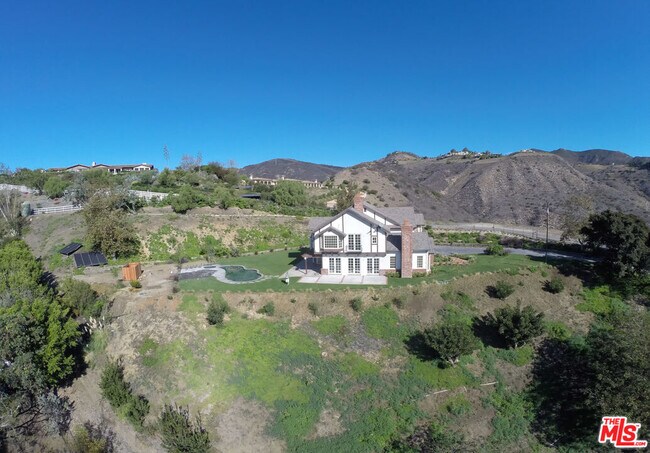 Building Photo - 27437 Winding Way
