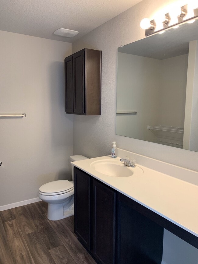 Building Photo - CUTE ONE STORY HOME FEATURING 3 BEDROOMS /...