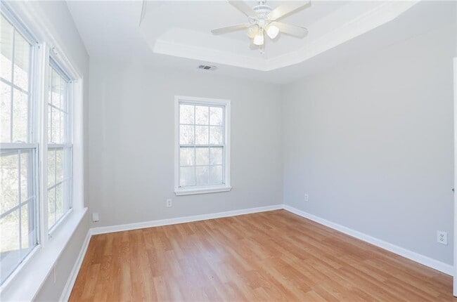 Building Photo - 2878 Humphries Dr SE