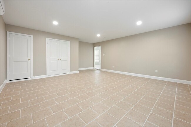 Building Photo - 3479 Rockrill Dr