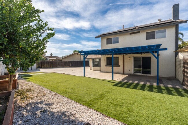 Building Photo - 24363 Comfort Ct