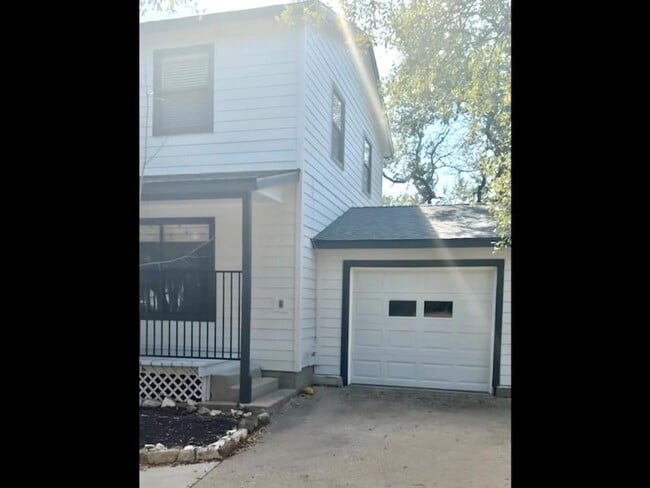 Building Photo - 15205 Cavalier Canyon Dr