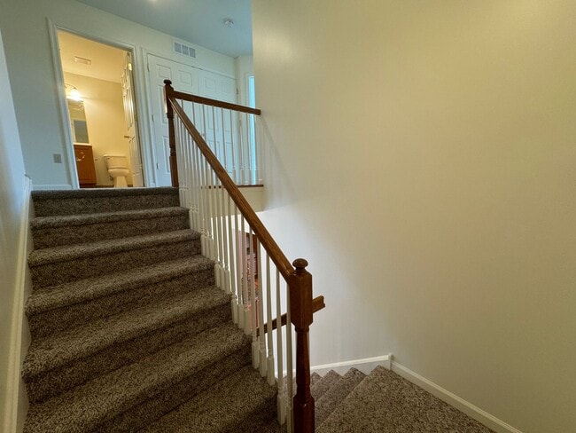 Building Photo - THREE BEDROOM TOWNHOUSE- East Penn Schools