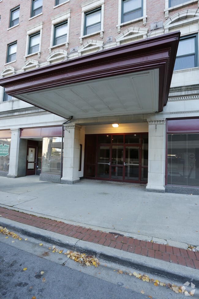 Building Photo - Historic Louis Joliet Apartments