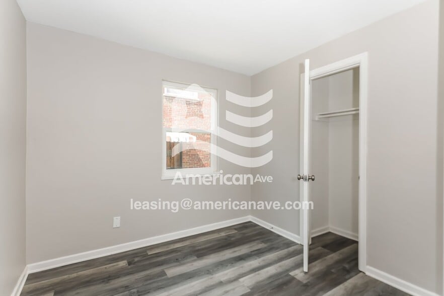 Building Photo - 526 Harriet St