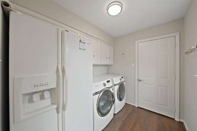 Building Photo - 414 Fox Briar Ln