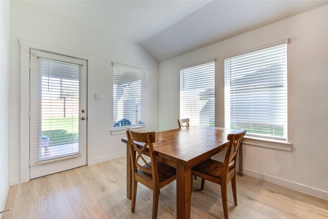 Building Photo - 1106 Isola Bella Dr