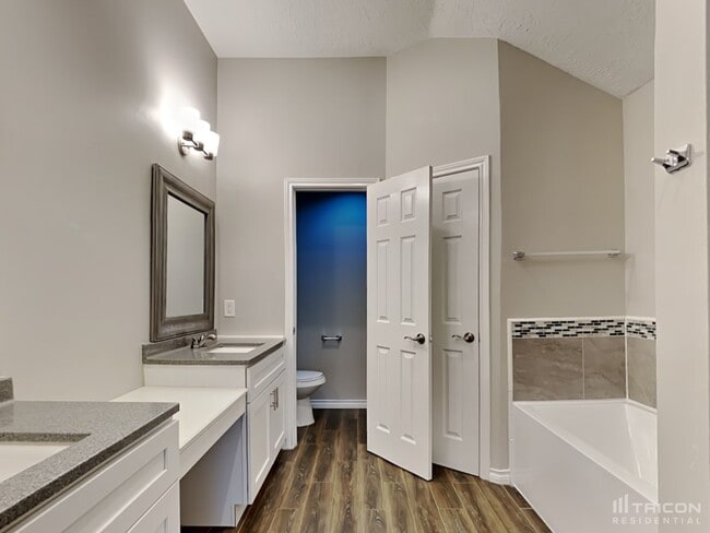Building Photo - 15614 Fox Springs Dr