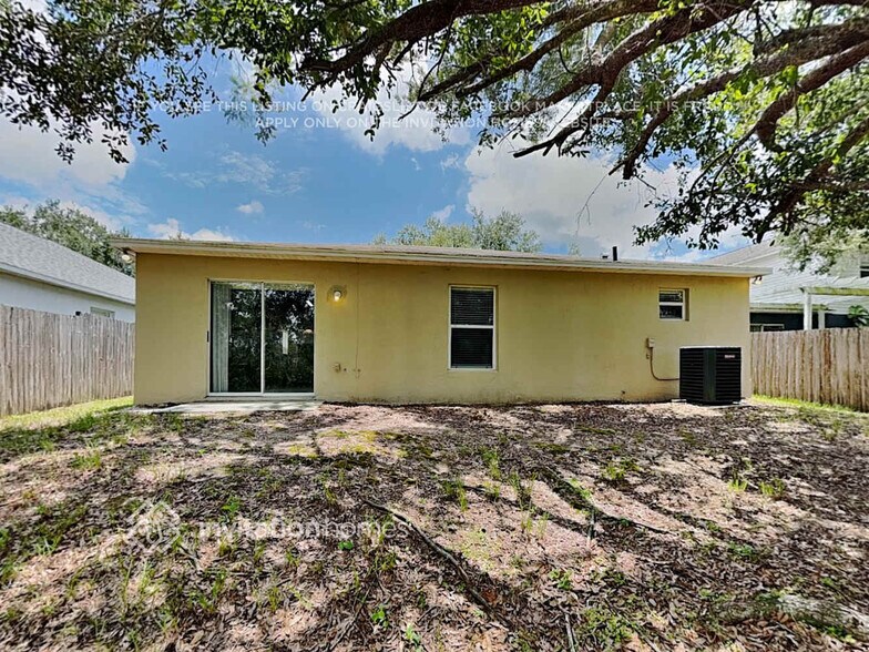 Building Photo - 3033 Elbib Dr