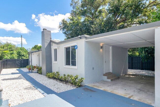 Building Photo - Rented