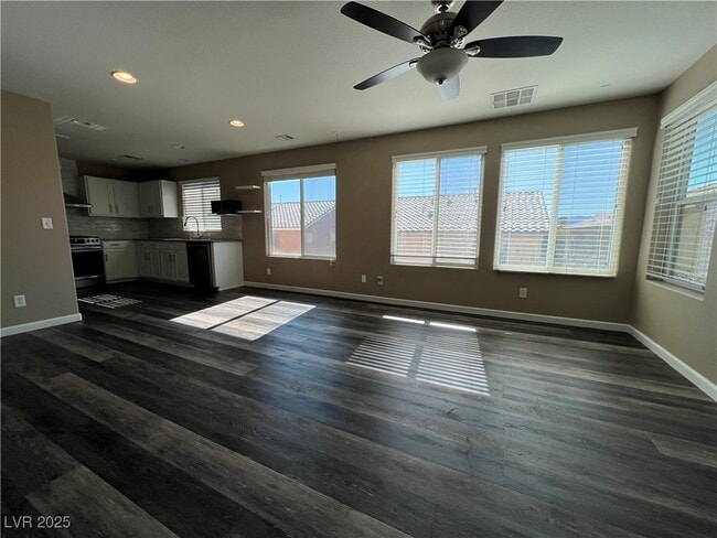 Building Photo - 10973 Sardinia Sands Dr
