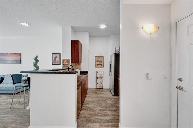Building Photo - 2401 NE 65th St