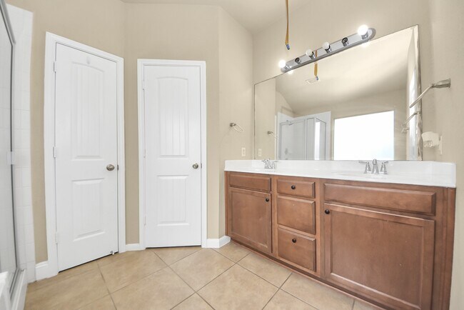 Building Photo - 6106 Grassy Haven Ln