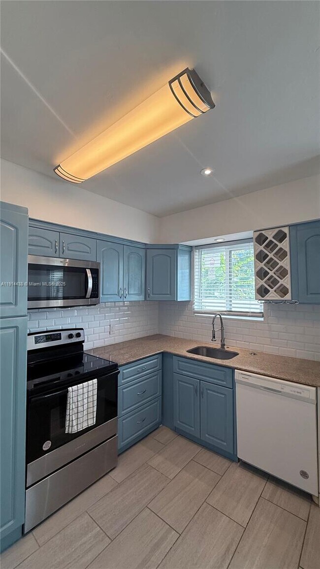 Building Photo - 630 79th St