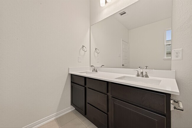 Building Photo - 814 Mustang Rdg Ter