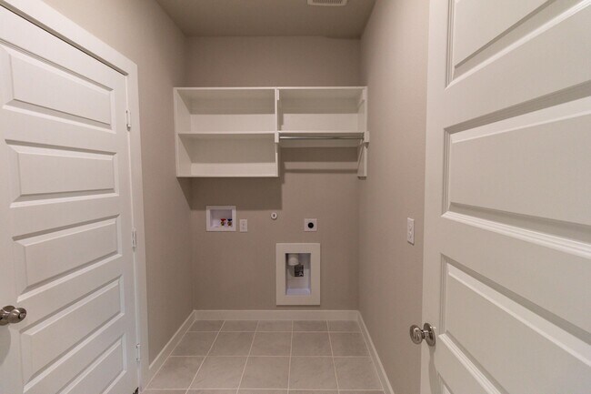 Building Photo - 1140 Enchanted Rock Ln