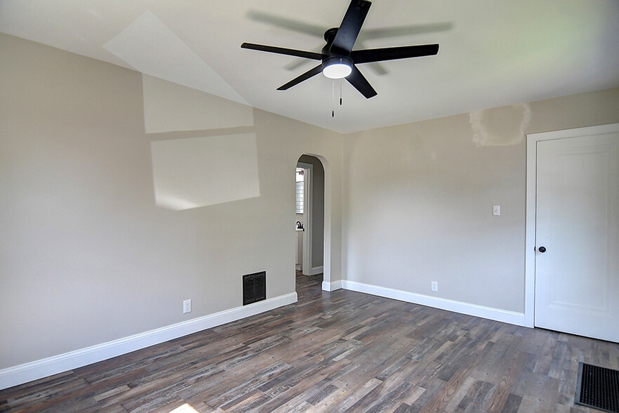 Building Photo - 2201 Wilbraham Rd