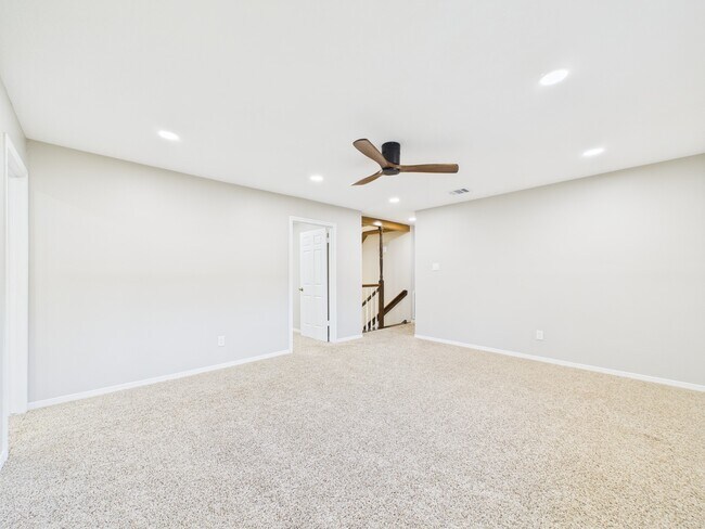 Building Photo - 3018 Highland Laurels Dr