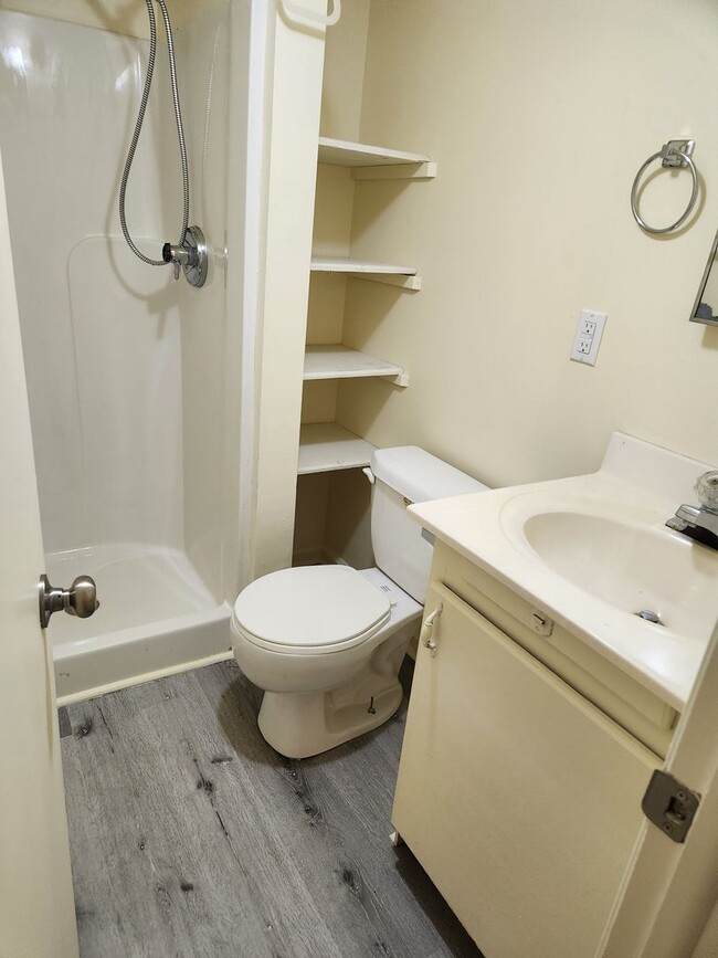 Building Photo - Affordable Apartment Outside the City Limits