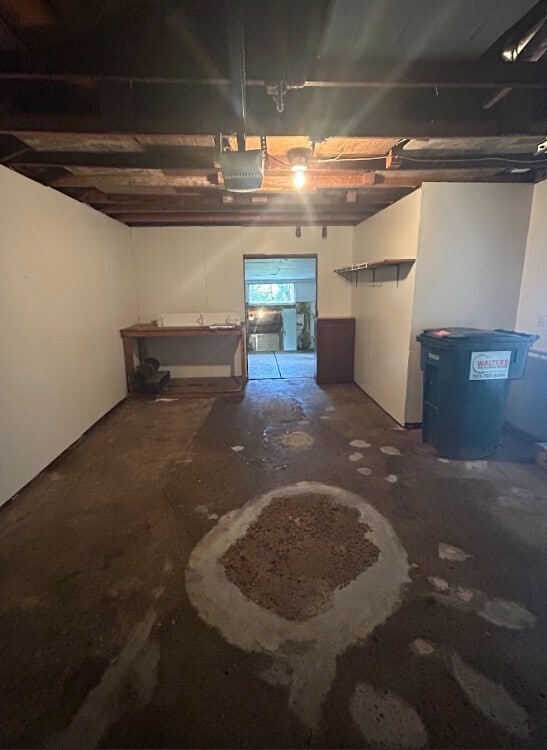 Building Photo - 2245 Pinewood Dr