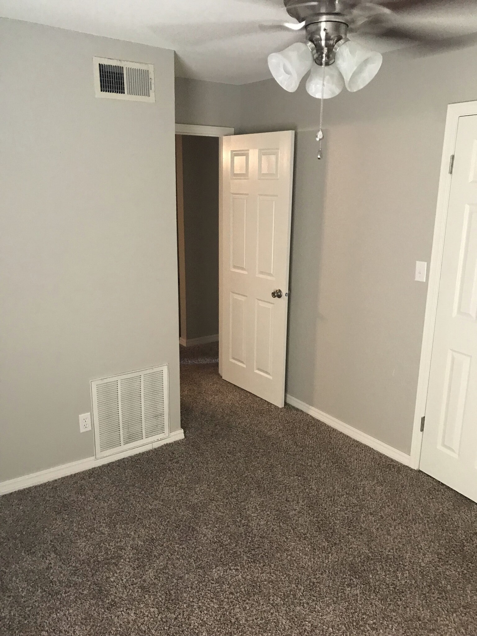 Building Photo - 825 Hardy Springs Cir