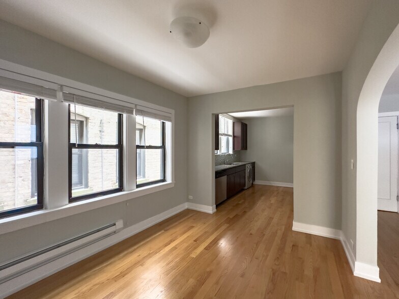 Building Photo - 814 Elm St