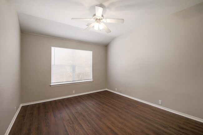 Building Photo - 14904 Antique Finish Dr