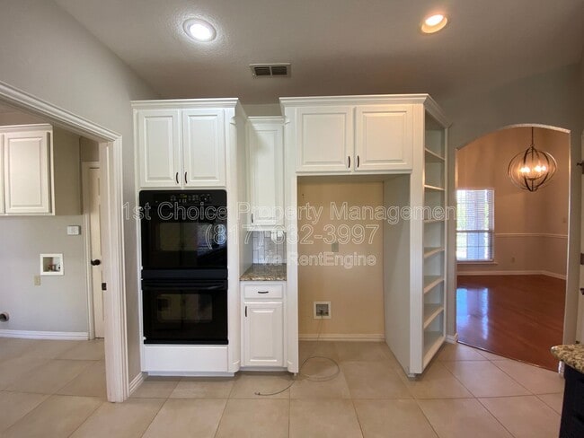 Building Photo - 112 Prairie Ridge Dr