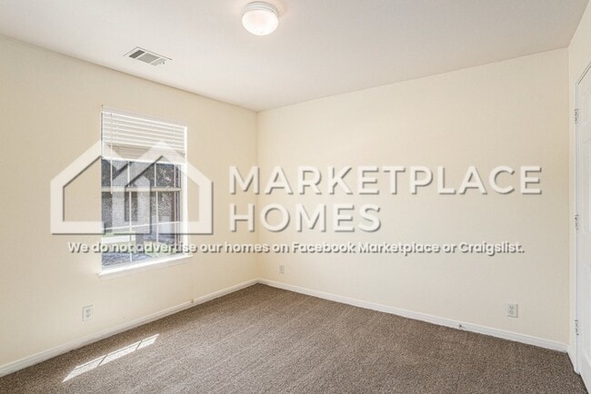 Building Photo - 200 Frontier Cove