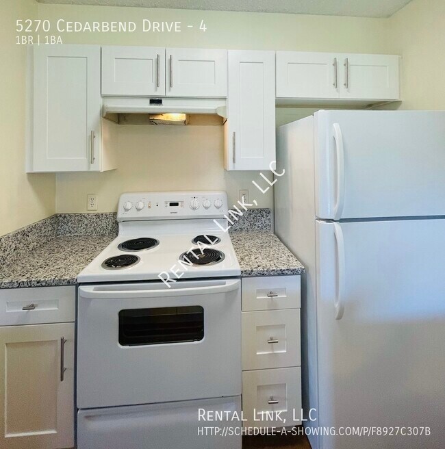 Building Photo - 5270 Cedarbend Dr