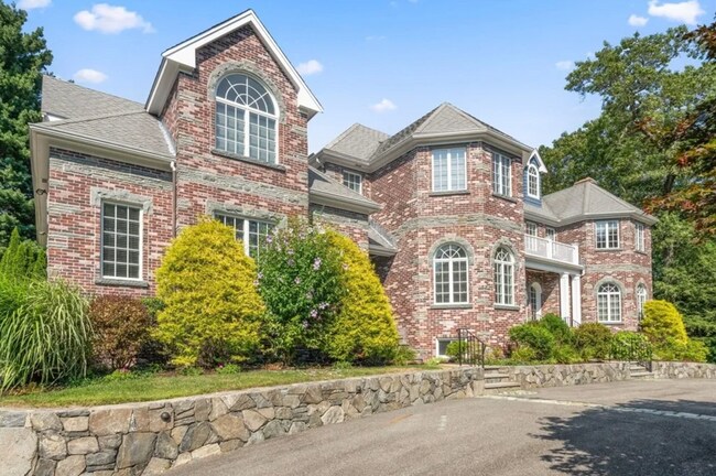 Building Photo - Entire house!!!! Luxury!!! Available September