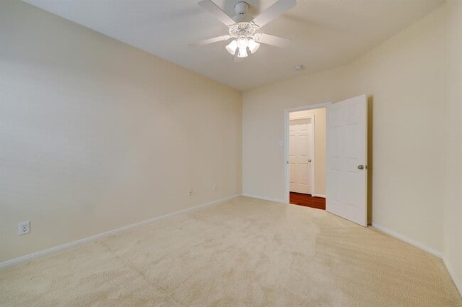 Building Photo - 5022 Coral Gables Dr