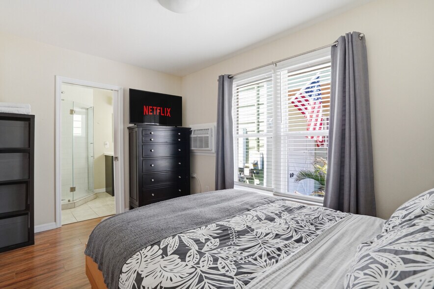 Building Photo - 539 6th St N