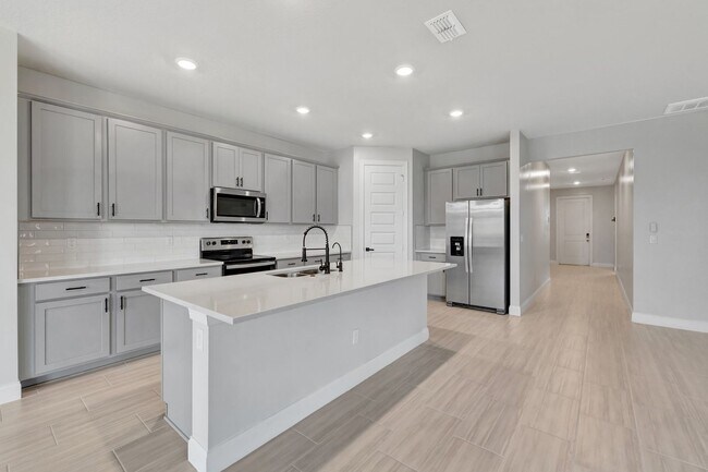 Building Photo - Spacious 4BR Home in Port St. Lucie – Modern Comfort Awaits