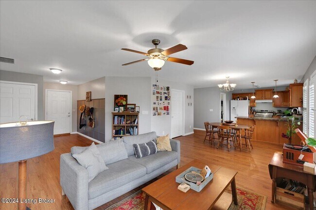 Building Photo - 2014 Cherrywood Dr