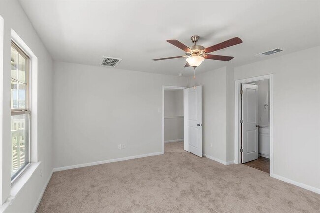 Building Photo - 1725 Lakota Ln