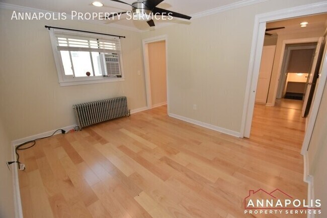 Building Photo - 1204 Breitwert Ave