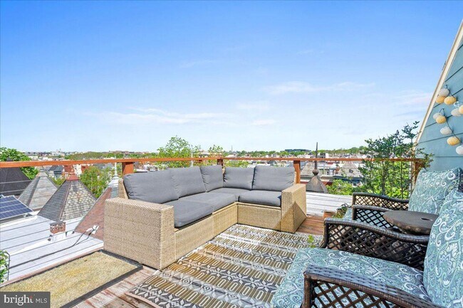 Building Photo - Stunning 1,300 Square Foot Eckington Home ...