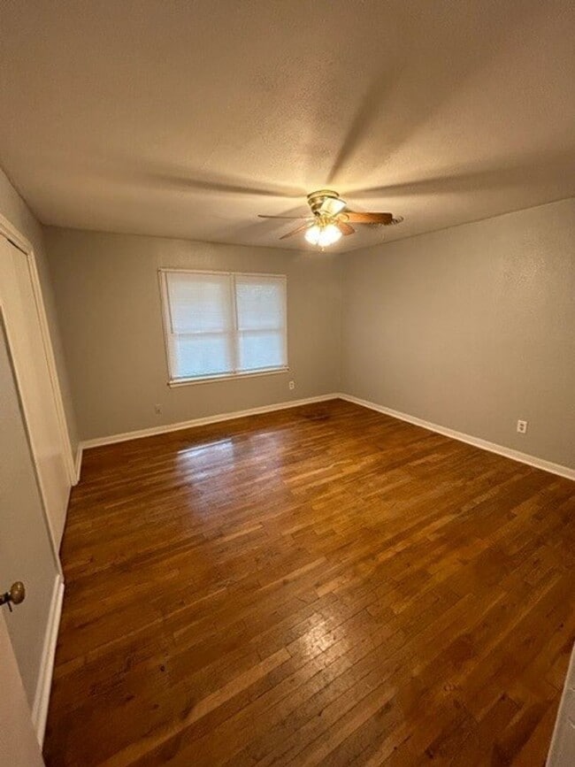 Building Photo - Beautiful home located in Robinson Texas