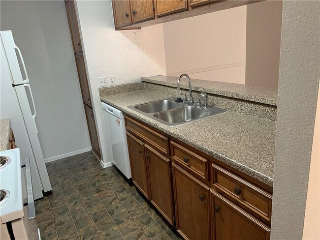 Building Photo - 10616 Mellow Meadow Dr