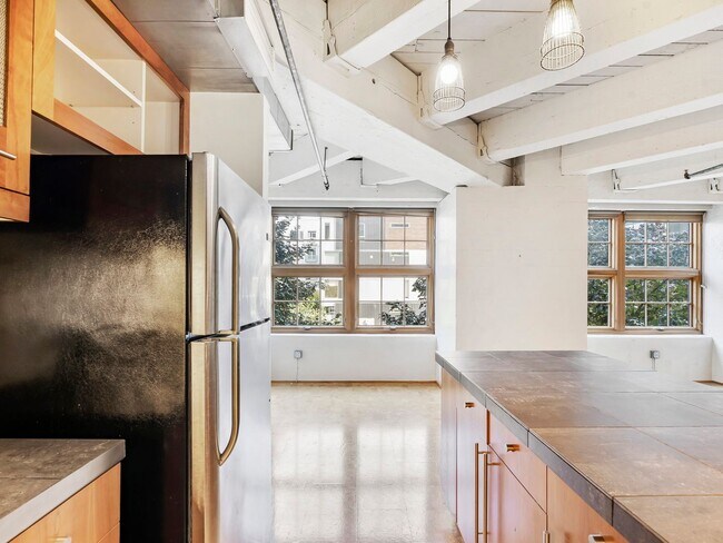 Building Photo - Marshall Wells - North facing Pearl District Loft w/parking/storage/ac