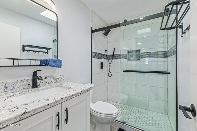 Building Photo - 26241 S Lakemont Dr