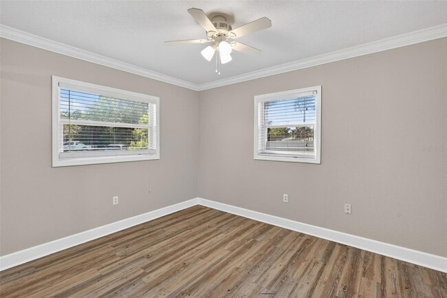 Building Photo - 1330 S Shore Dr