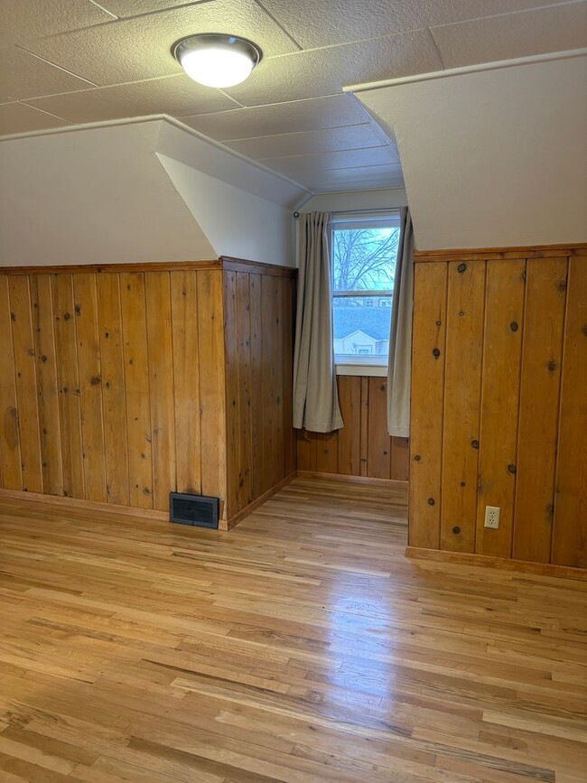 Building Photo - 123 Livingston St