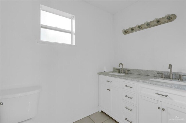 Building Photo - 23 Helmer St