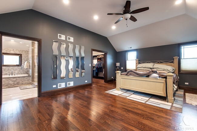 Building Photo - 10001 Montrose Ave