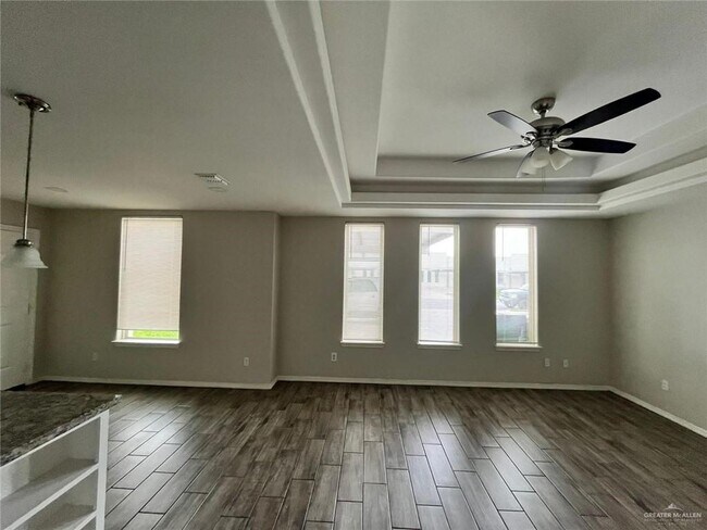 Building Photo - 1413 Alta Vista Dr