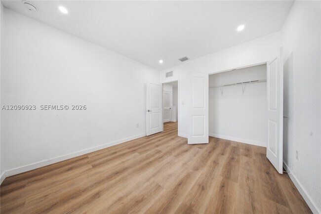 Building Photo - 1762 SE 9th Ave